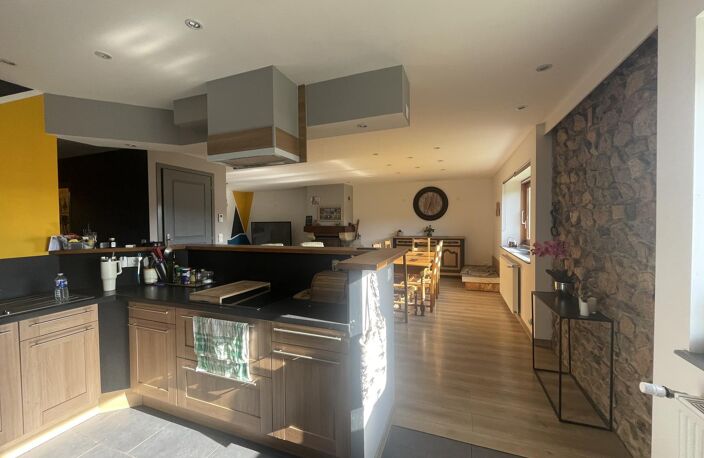 Vente maison 7 pièces 155 m² Thizy-les-Bourgs (69240) — photo 3