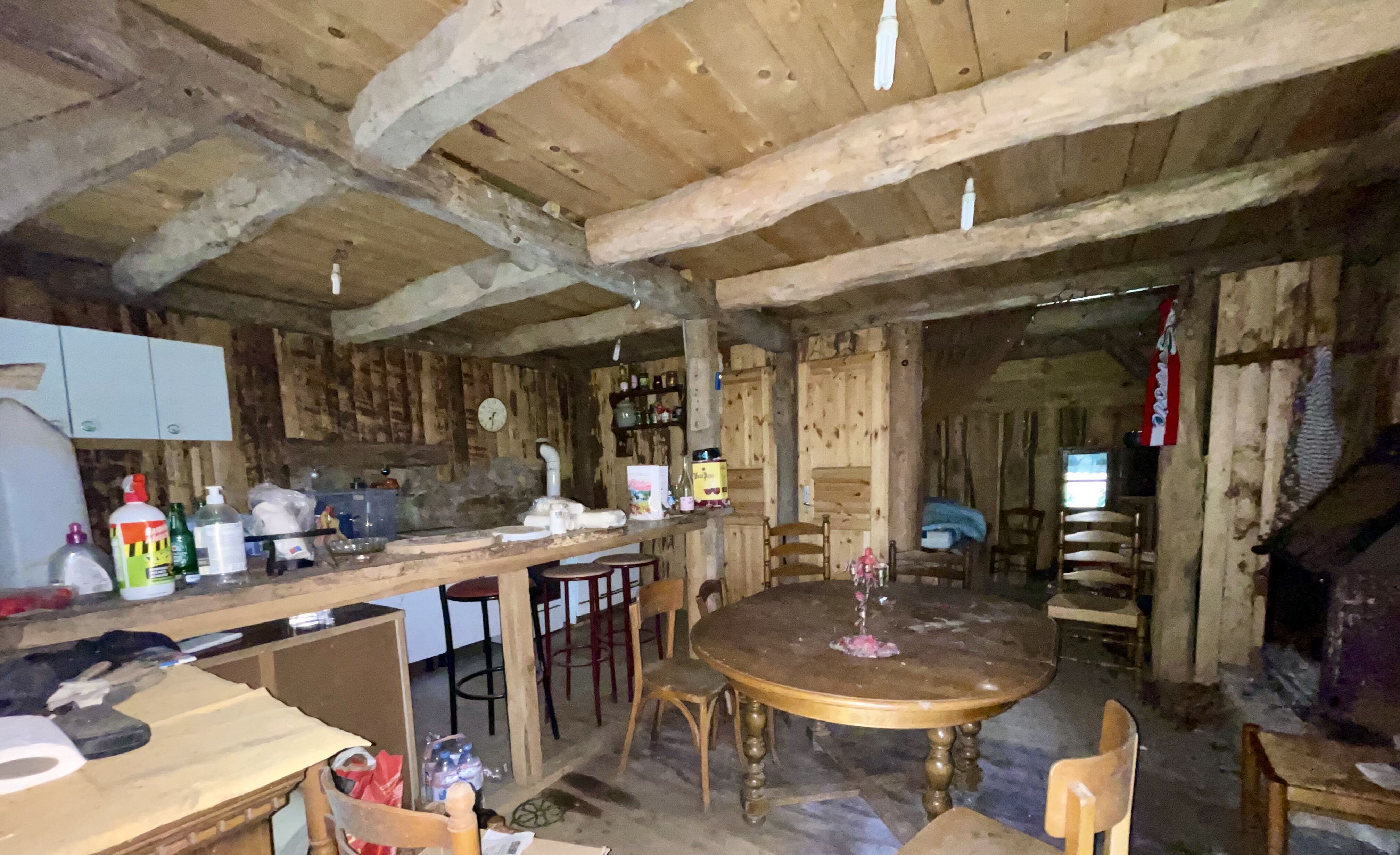 Etable dans domaine forestier
