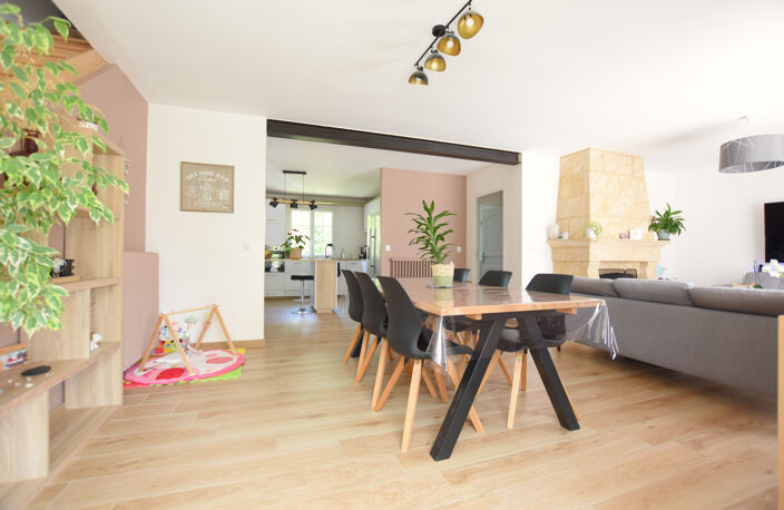 78690 Les Essarts-le-Roi   Spacieuse maison 8 pièces sur 3 1 — photo 4