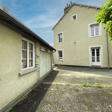 Maison 10 pièces 675200 €