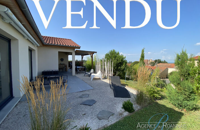 Proche Renaison, Villa récente de plain-pied avec piscine — photo 2