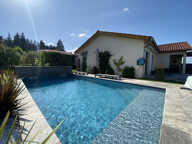 Proche Renaison, Villa récente de plain-pied avec piscine — photo 3