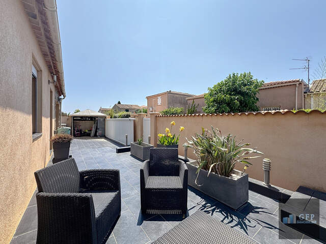 LA LONDE-LES-MAURES - Maison avec garage et terrain de 321 m2 — photo du bien