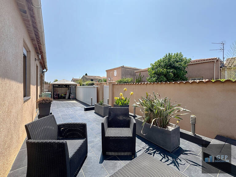 LA LONDE-LES-MAURES - Maison avec garage et terrain de 321 m2 — photo 1