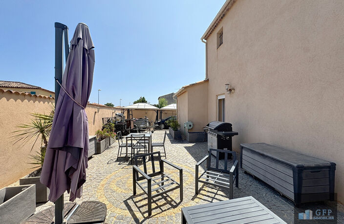 LA LONDE-LES-MAURES - Maison avec garage et terrain de 321 m2 — photo 2