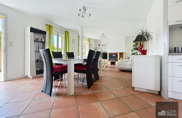 LA LONDE-LES-MAURES - Maison avec garage et terrain de 321 m2 — photo 4