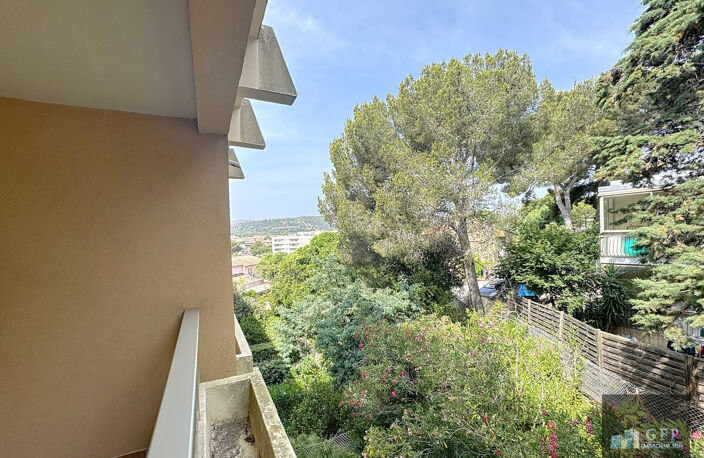 BORMES-LES-MIMOSAS - La Favière - 2 Pièces avec terrasse, cave et parking - proche plage — photo 3