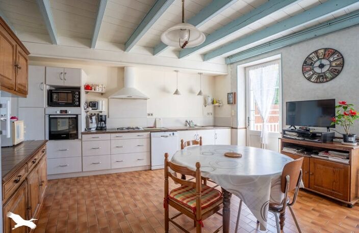 Vente maison 6 pièces 250 m² Montguyon (17270) — photo 3