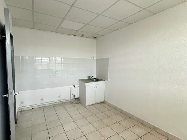 BUREAU 34,6m2 - SAINT GELY DU FESC - ZAC DES VAUTES — photo du bien