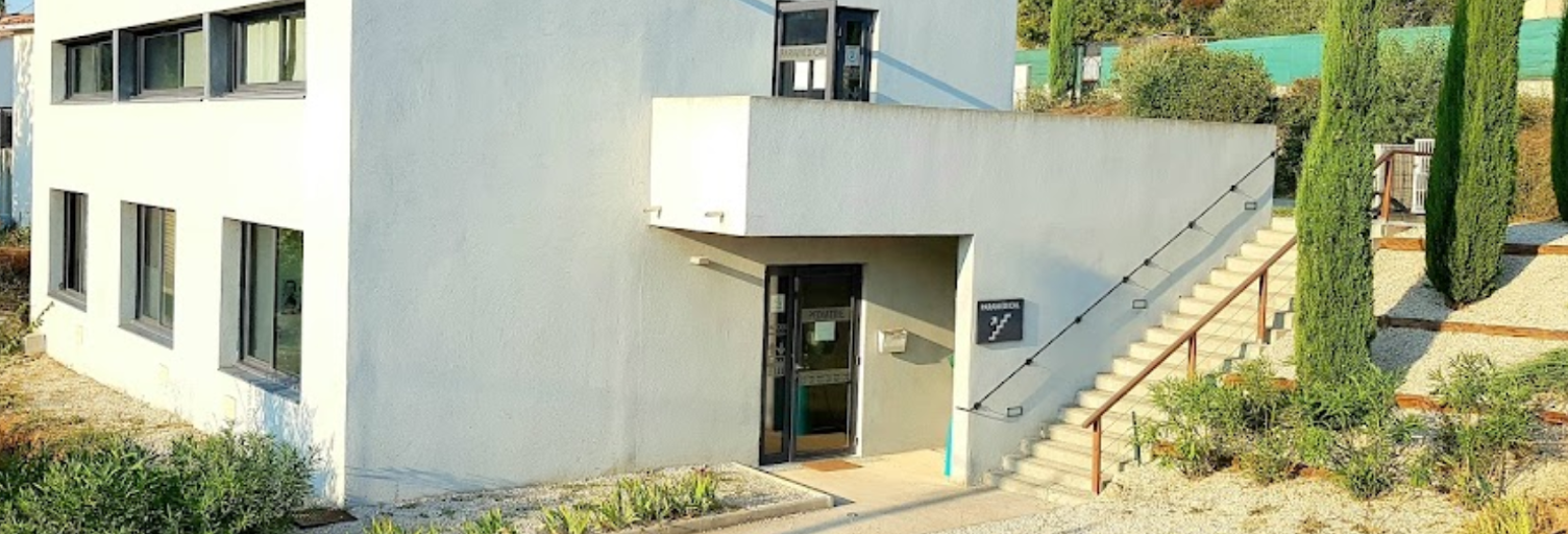 Commerce  16 m² à louer à Fuveau (13710)