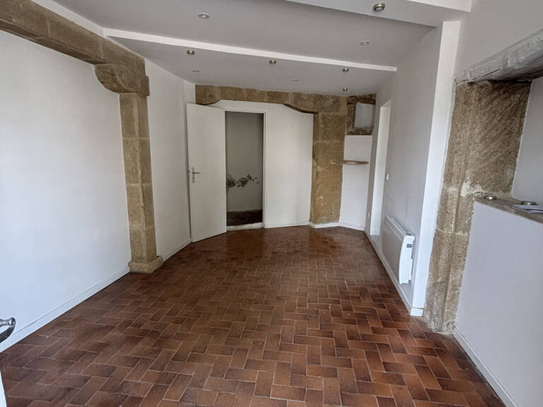 Local professionnel - ROGNES — photo 1