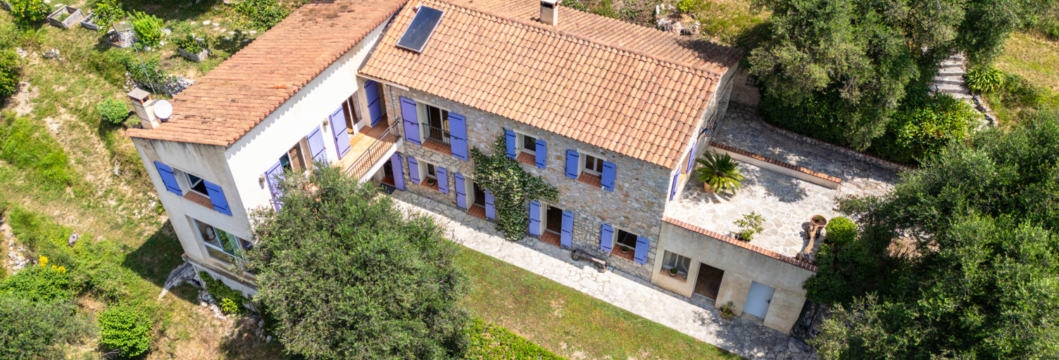 Maison 7 Pièces 230 m² à vendre à Castellar (06500)