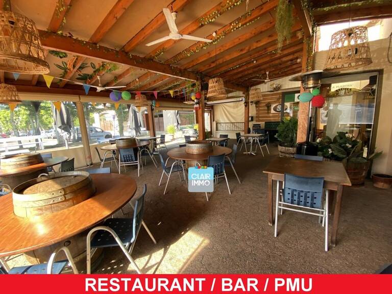 RESTAURANT / BAR / PMU  AVEC GRANDE TERRASSE COUVERTE — photo 1