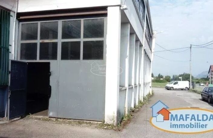 Local spacieux de 3600 m² à Marnaz. — photo 3