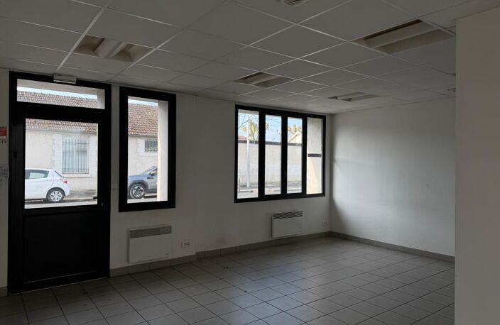 Bureau À Louer — photo 2