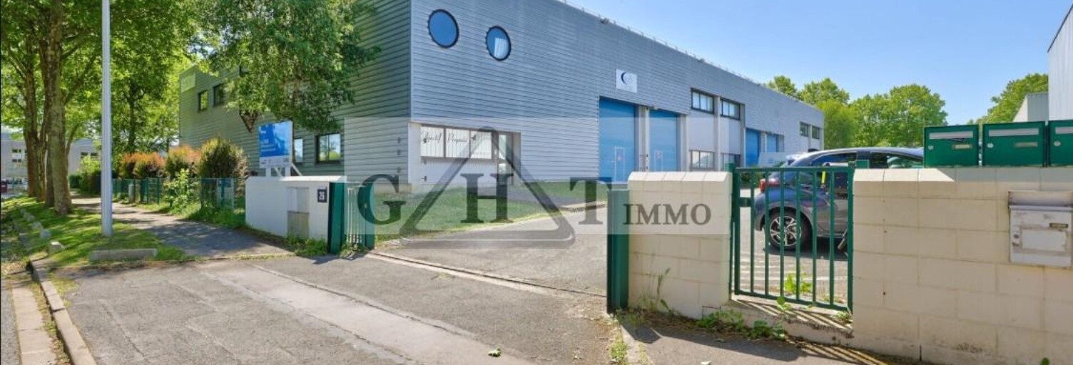 Local industriel  827 m² à louer à Collégien (77090)