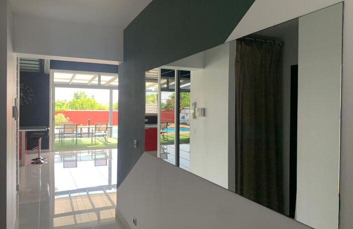 Propriété d'Architecte avec jardin et piscine, 5 chambres, double garage et dépendances — photo 5