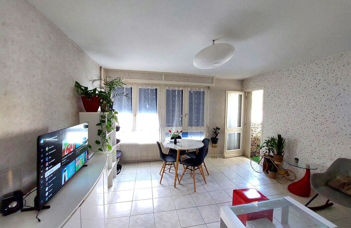Parking + Appartement + Annexe — photo 2