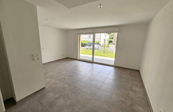 NORROY-LE-VENEUR - T3 de 66m² avec jardin privatif et garage — photo 2