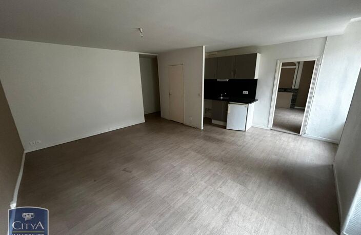 Location appartement 2 pièces 45 m² à Cholet (49300) — photo 2