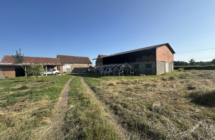 Ancien corps de ferme et dépendances, 180 m2 hab environ. — photo 5