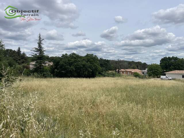 Terrain constructible — photo du bien