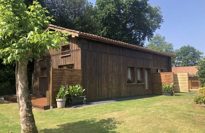 GITE 8 CHAMBRES PISCINE COUVERTE ET GRAND TERRAIN 2700 m2 — photo 3