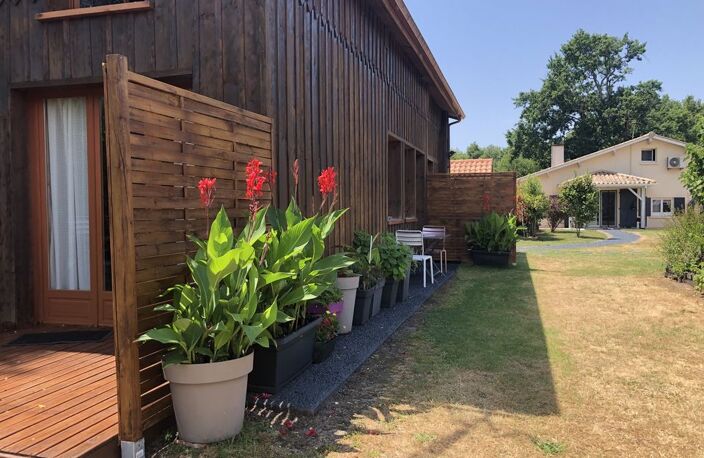 GITE 8 CHAMBRES PISCINE COUVERTE ET GRAND TERRAIN 2700 m2 — photo 4