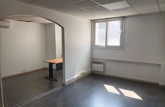 IVRY-SUR-SEINE BUREAUX OU ACTIVITÉS 275 M² — photo 5
