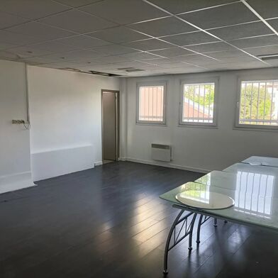 Bureau 3 pièces 1525 €