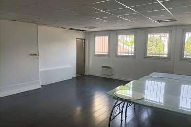 Bureau 3 pièces 1525 €