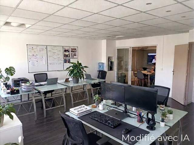 IVRY-SUR-SEINE BUREAUX 70,60 M² — photo du bien