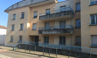 Garage   m² à louer à Saint-Pierre-de-Chandieu (69780)