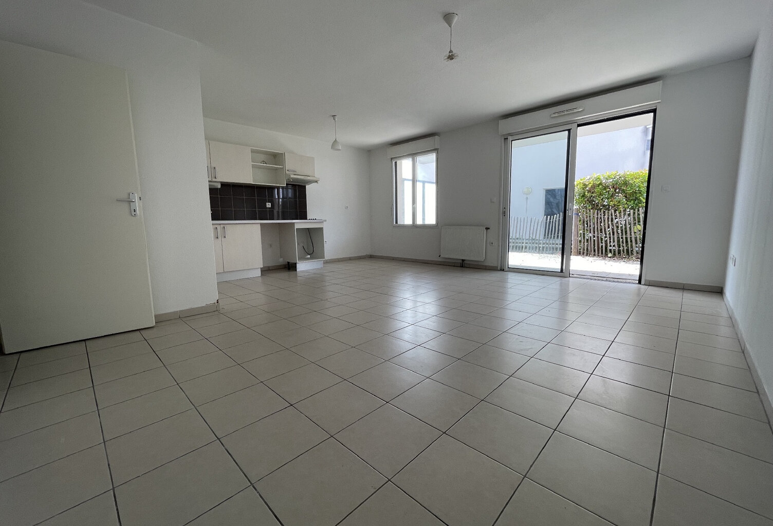 Appartement T3 de 66 m2 en rez-de-chaussée avec terrasse   Q — photo 1