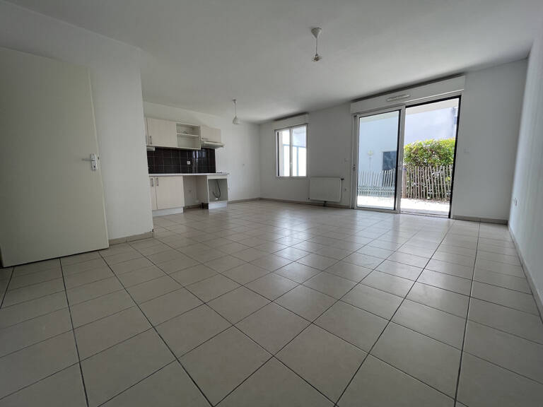 Appartement T3 de 66 m2 en rez-de-chaussée avec terrasse   Q — photo 1