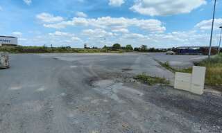 Local industriel 1 Pièce 8777 m² à louer à Annezin (62232)