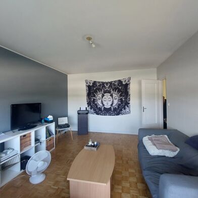 Appartement 3 pièces 806 €