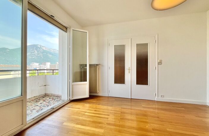 T4 — photo 2