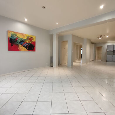 Appartement 4 pièces 176800 €