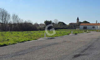 Terrain  374 m² à vendre à Saint-Hilaire-la-Forêt (85440)