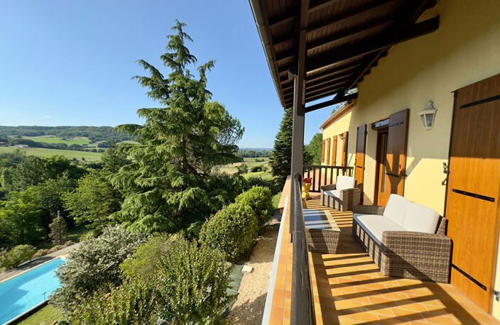 Maison familiale proche de Penne d'Agenais avec vue panoramique — photo 4