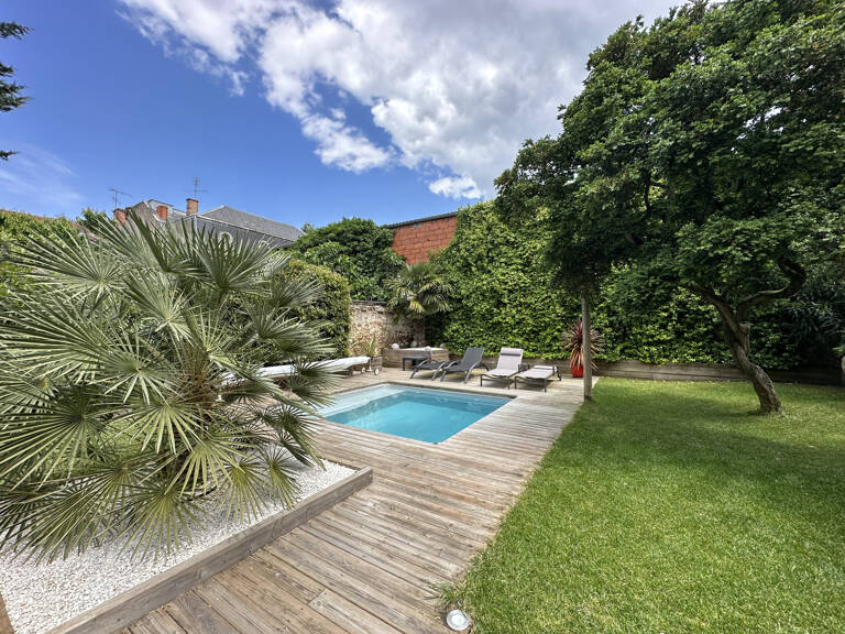 AGEN HYPER CENTRE MAISON D'EXCEPTION AVEC GARAGE JARDIN ET PISCINE — photo 1