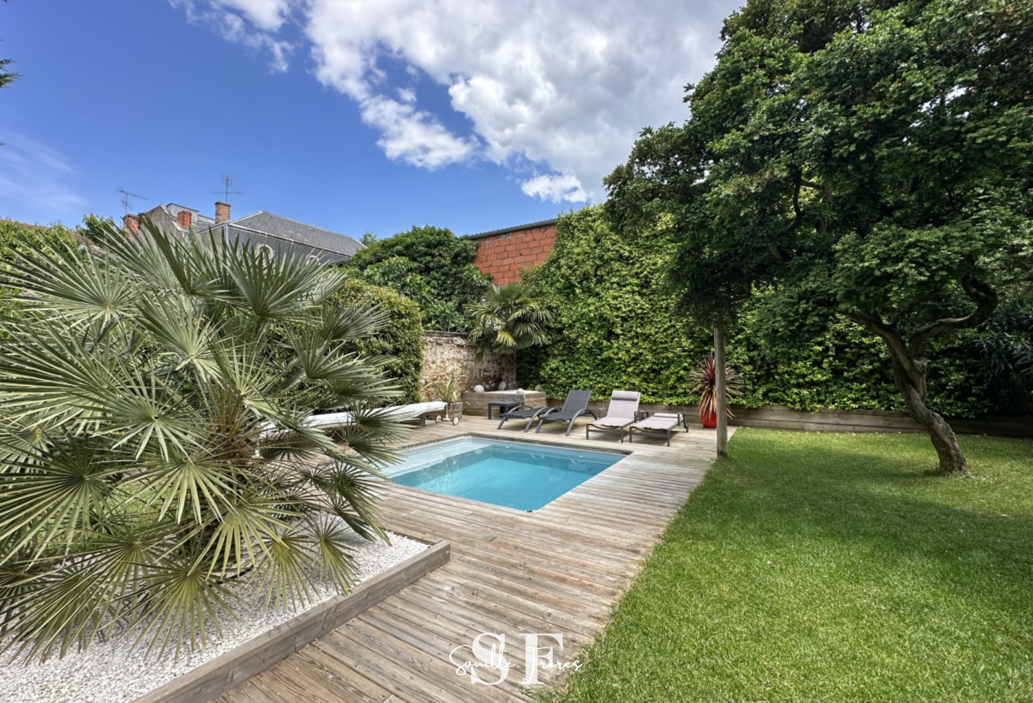 AGEN HYPER CENTRE MAISON D'EXCEPTION AVEC GARAGE JARDIN ET PISCINE — photo 1