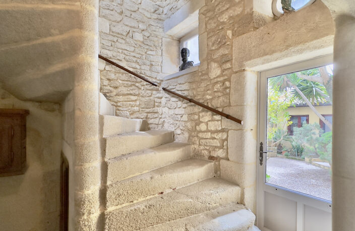 Partie d'un ancien château au charme préservé — photo 2