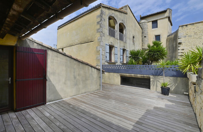 Partie d'un ancien château au charme préservé — photo 5