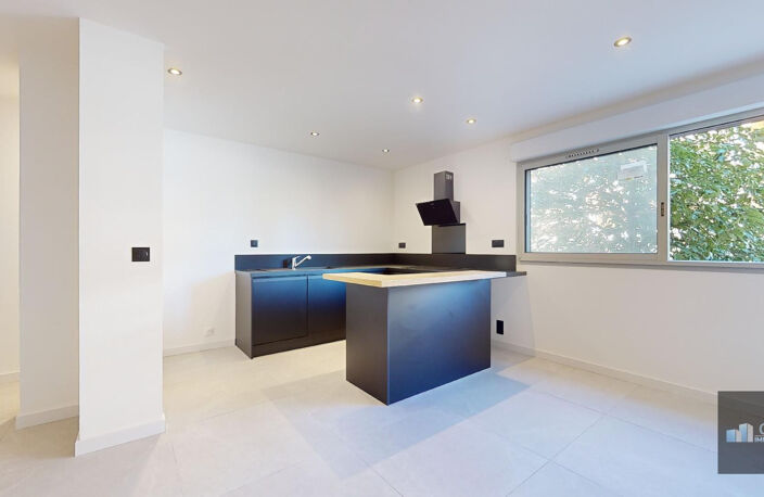LE LAVANDOU - Appartement de type T3 de 68.5 m2 avec place de stationnement — photo 2