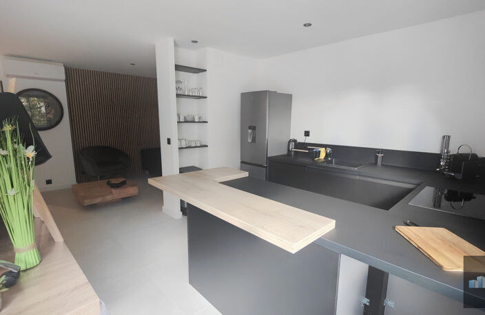 LE LAVANDOU - Appartement de type T3 de 68.5 m2 avec place de stationnement — photo 5