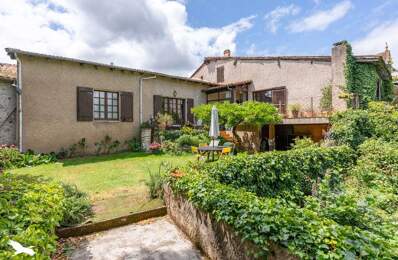 Maison de bourg de 7 pièces principales — photo du bien