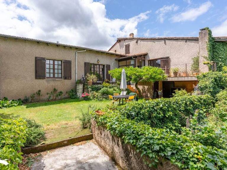 Maison de bourg de 7 pièces principales — photo 1