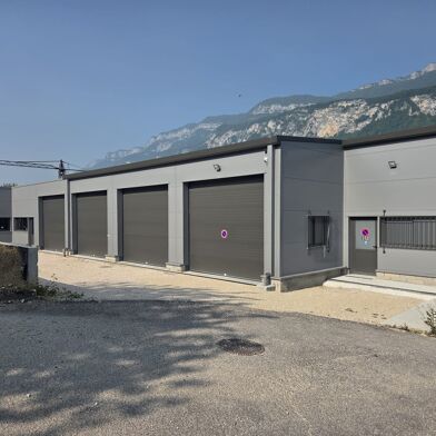 Commerce  159900 €